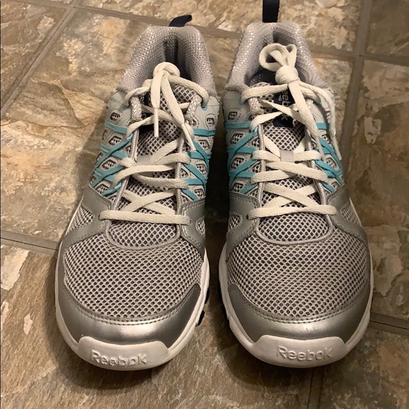 Training shoes - Picture 2 of 7